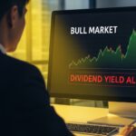 Investidor de costa olhando para computador com graficos de bolsa em alta e alerta de dividendos